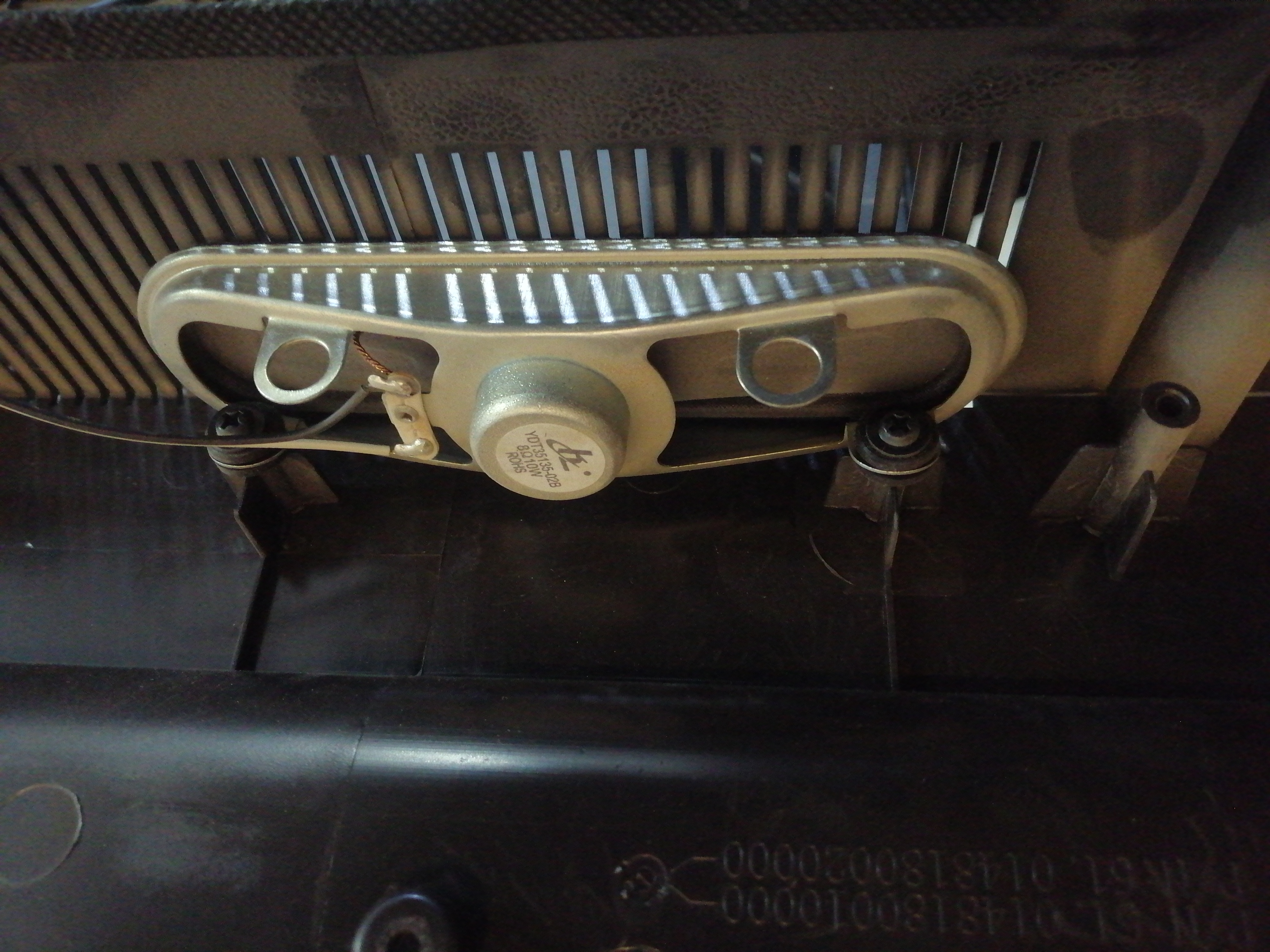 بلندگو ال ای دی صنام (DLE 470H1)
